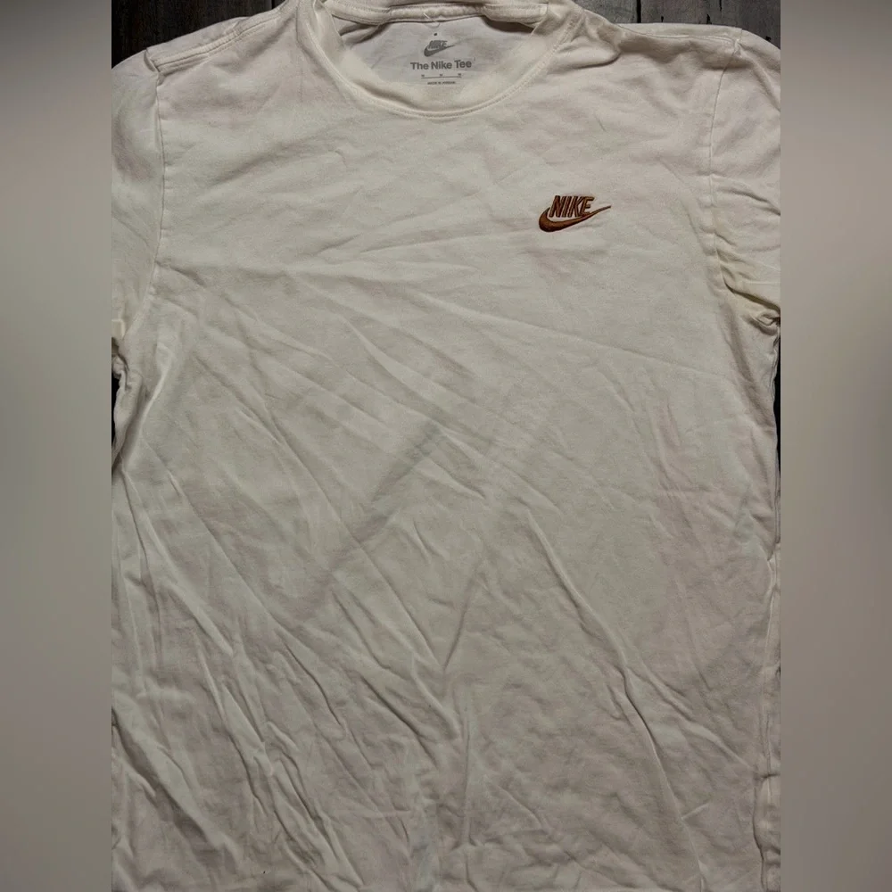 Nike Men's Cream T-Shirt with Brown Logo
